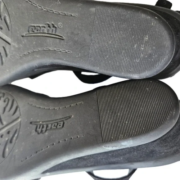 EARTH Caper Suede Wedge EUC - Picture 8 of 9